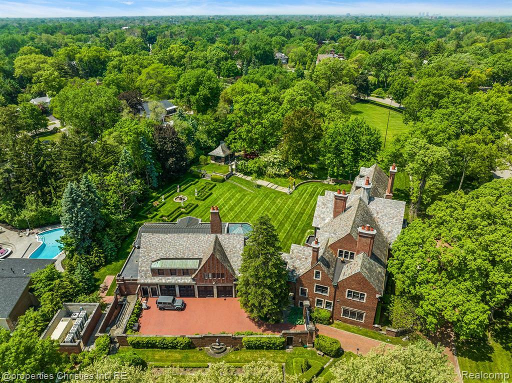 Property Photo: 1771 Balmoral Drive MI 48203 1440