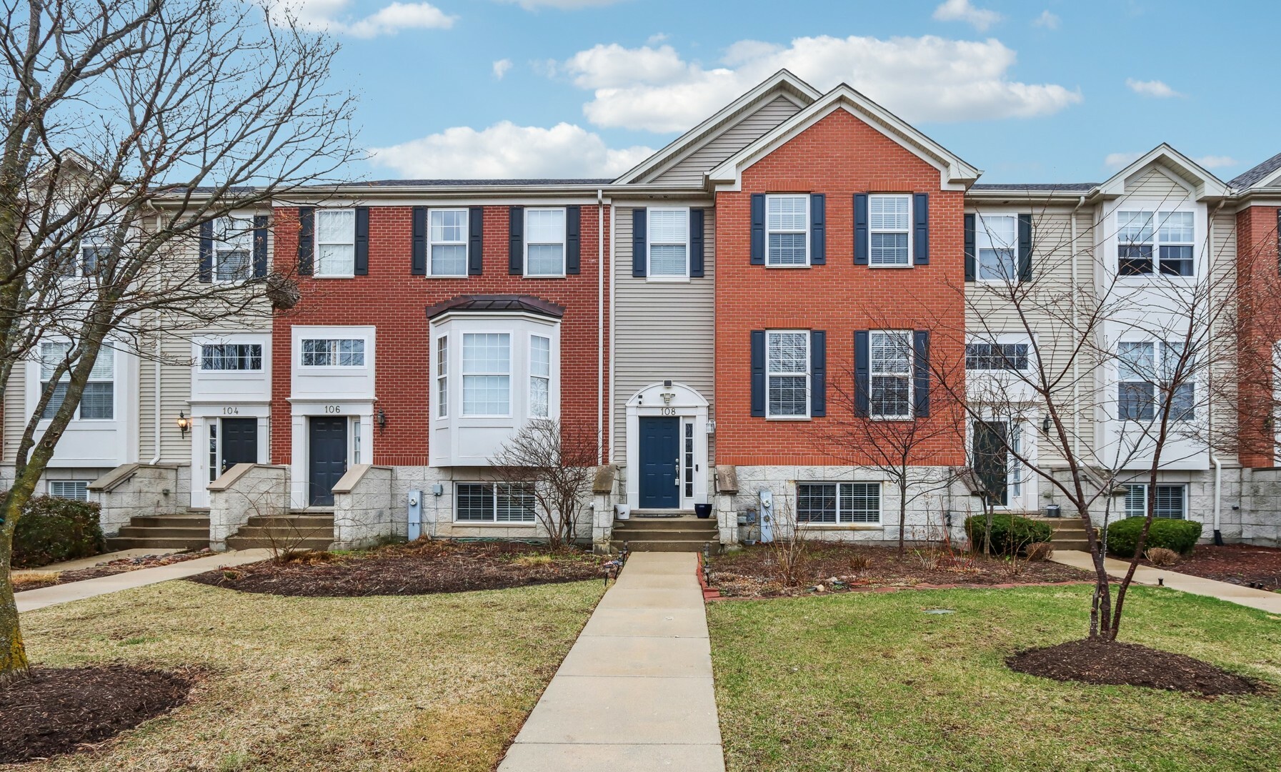 Property Photo: 108 Town Center Boulevard IL 60136