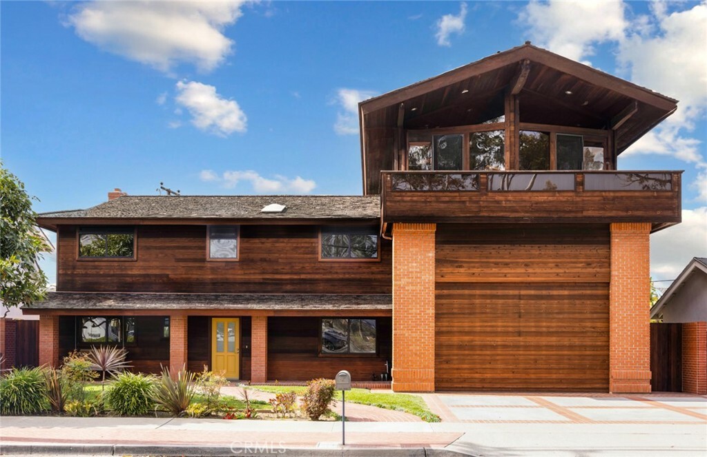 2405 Tustin Avenue  Costa Mesa CA 92627 photo