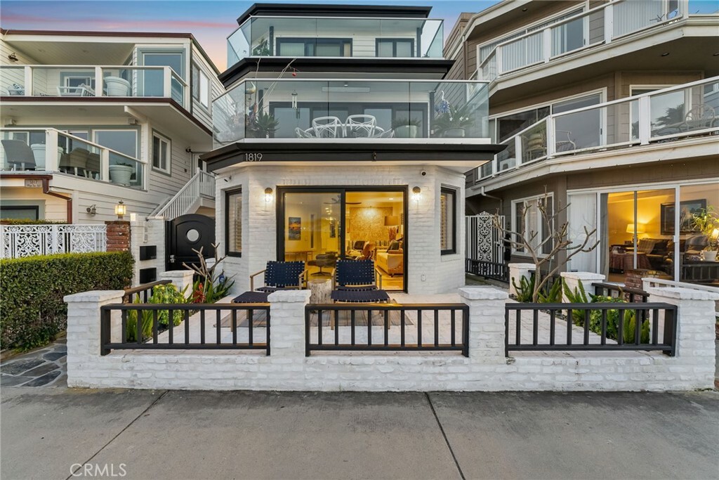 Property Photo: 1819 W Bay Avenue A CA 92663
