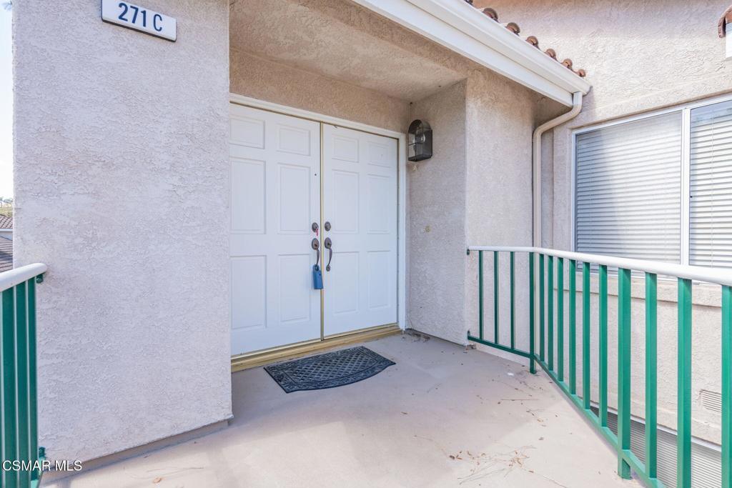 Property Photo:  271 Augustine Way C  CA 93065 