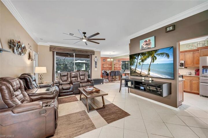 Property Photo:  246 Stanhope Cir  FL 34104 
