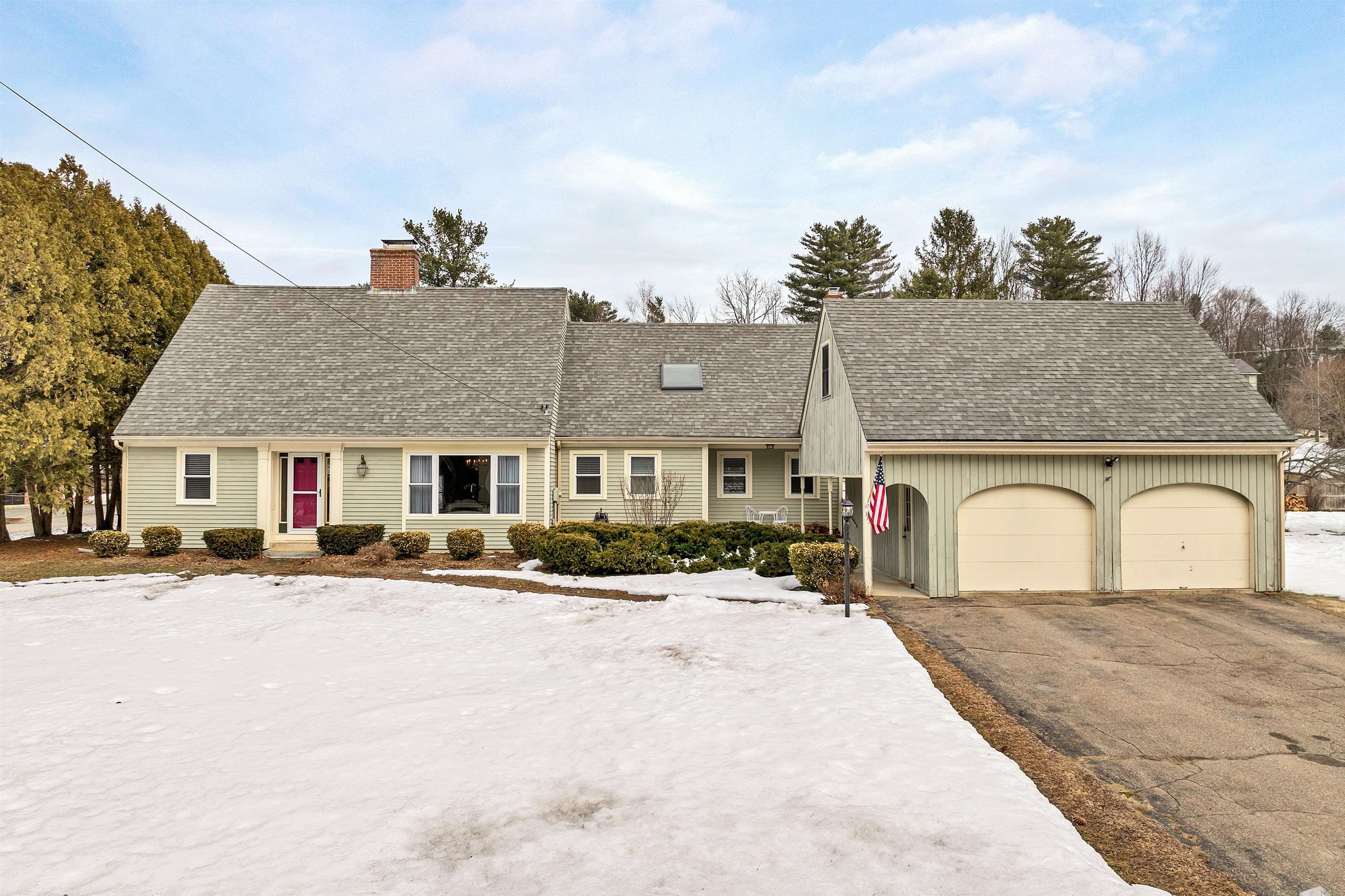 Property Photo:  331 Shore Drive  NH 03246 