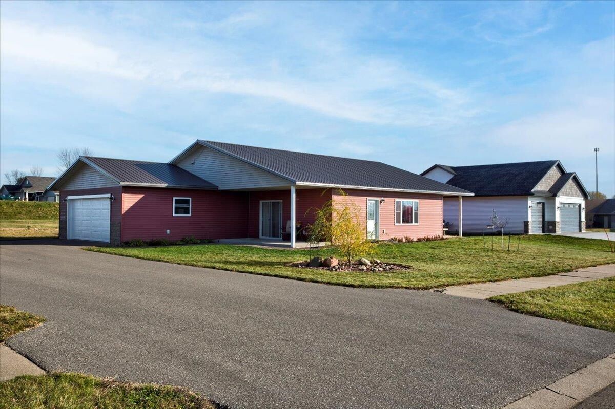 Property Photo:  692 Giana Court  WI 54011 