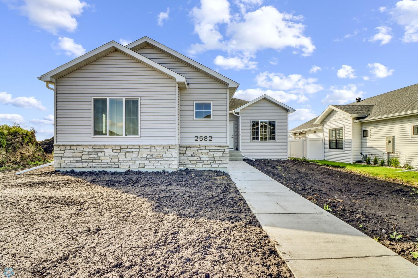 Property Photo: 2582 69th Avenue S ND 58104