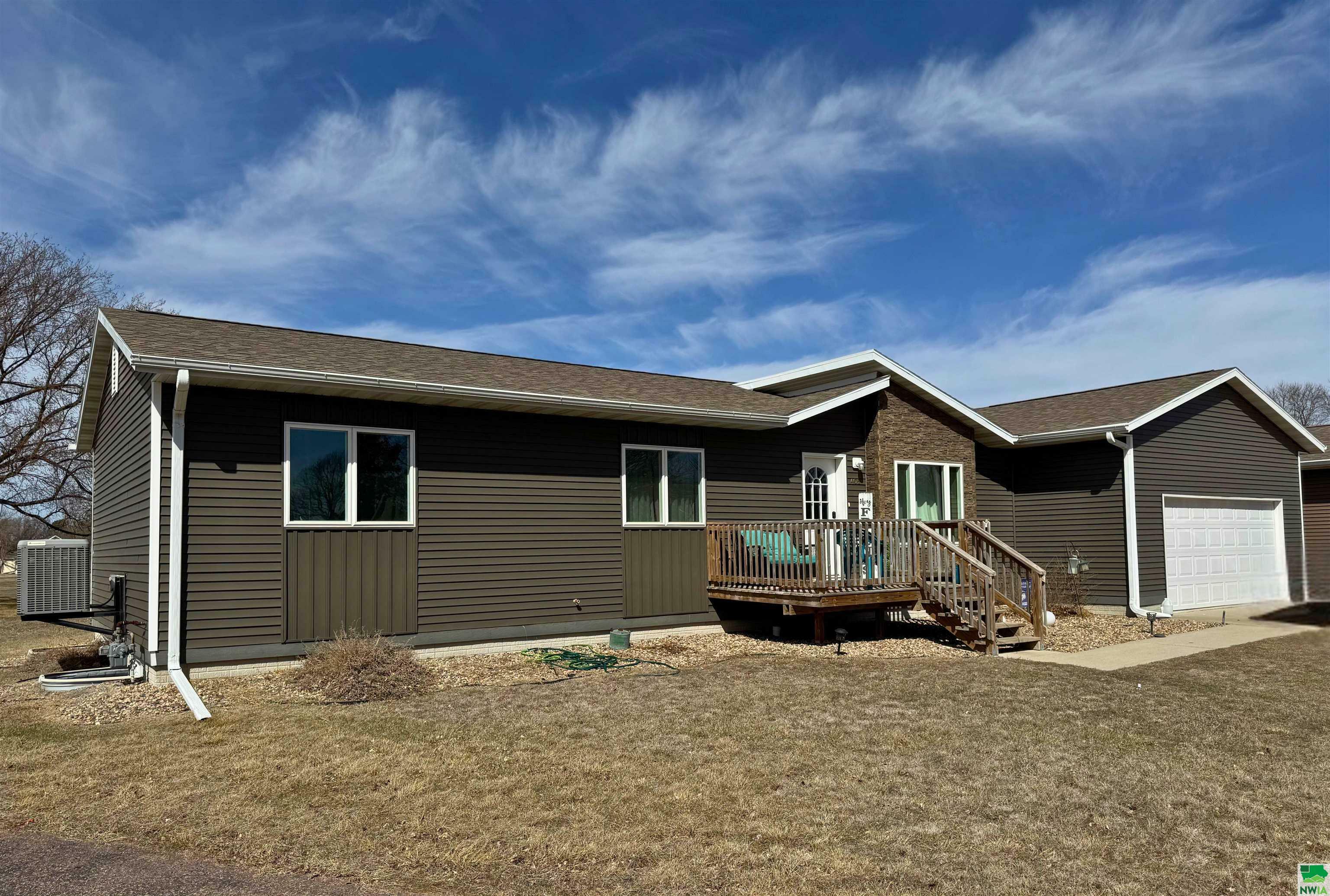 Property Photo: 405 S Walnut SD 57025