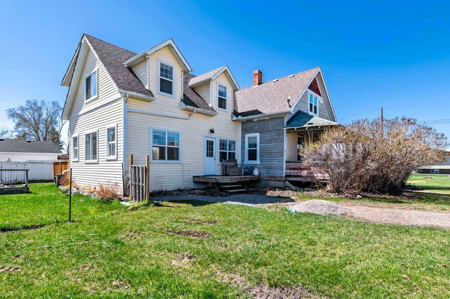Property Photo: 103 Niblock Street AB T0L 0P0