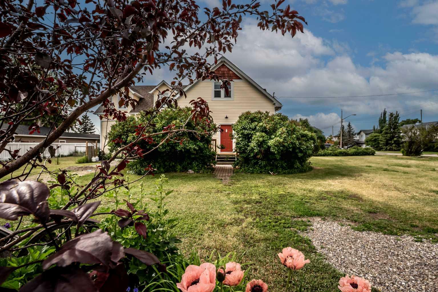 Property Photo: 103 Niblock Street AB T0L 0P0