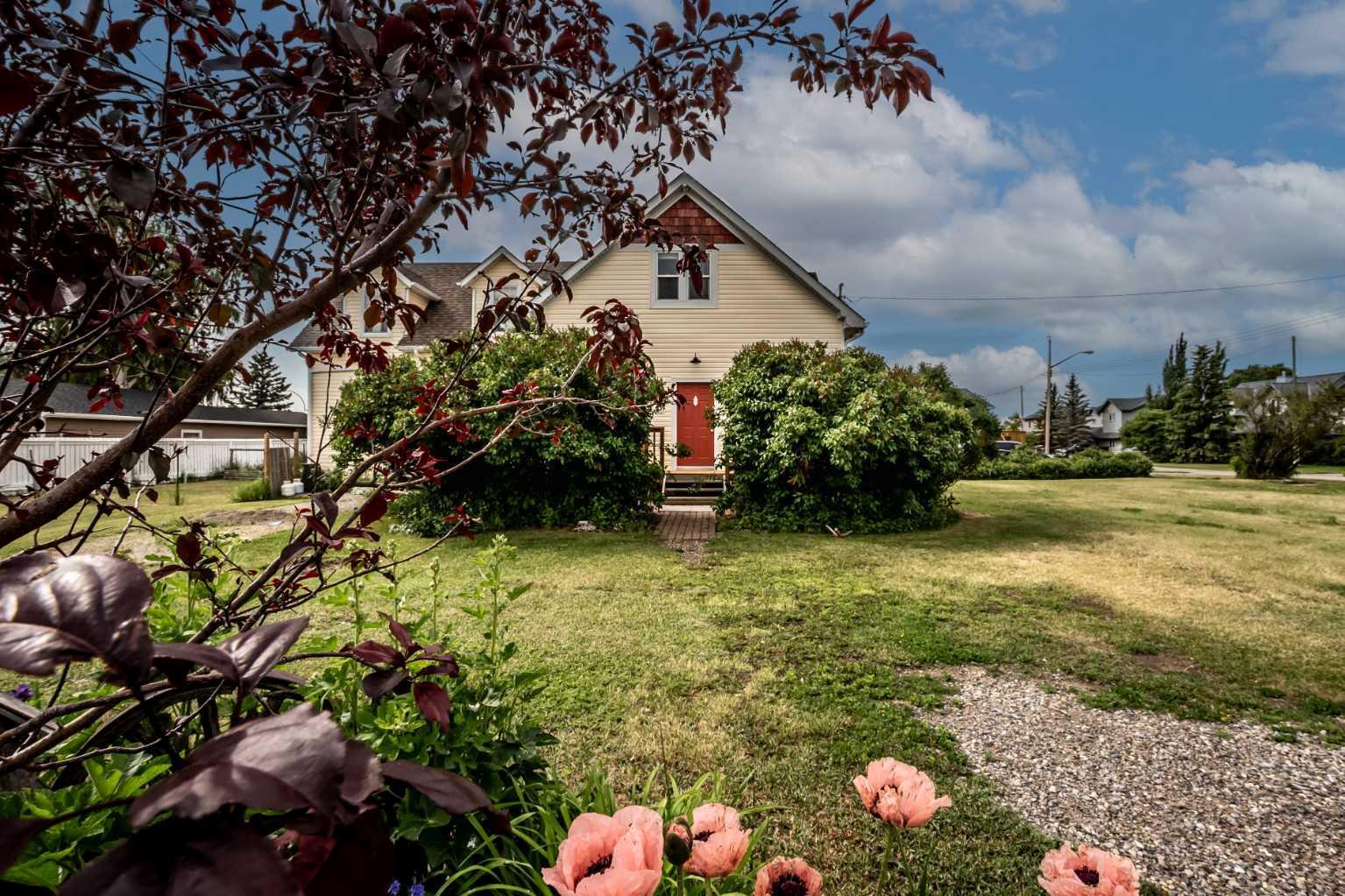 Property Photo:  103 Niblock Street  AB T0L 0P0 