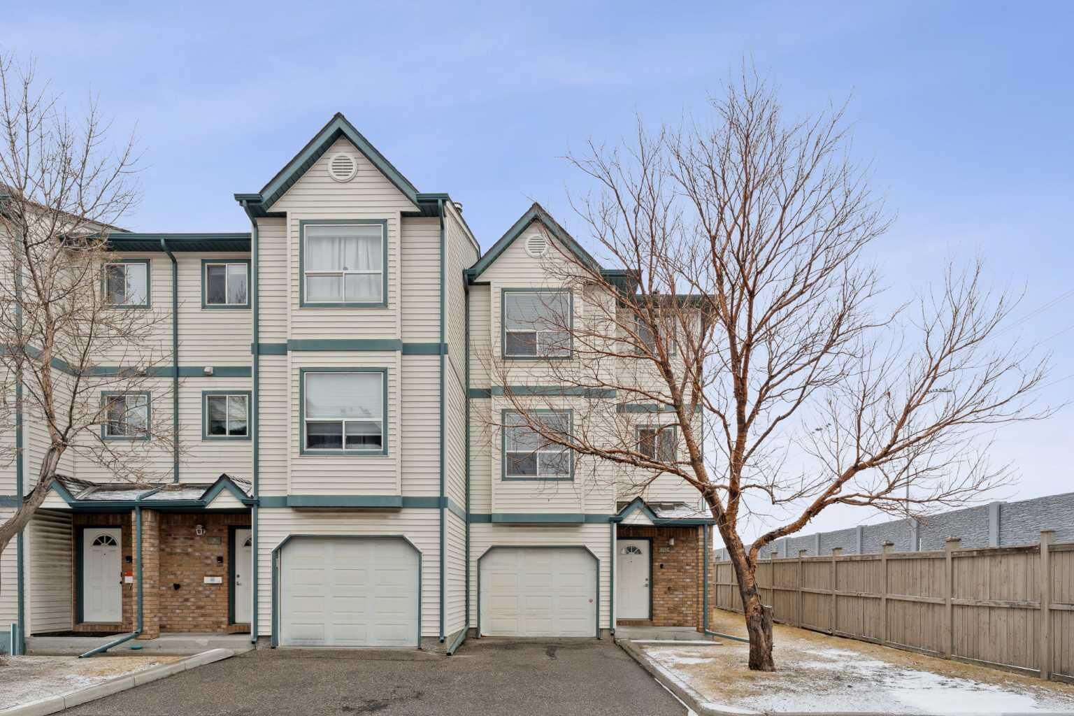 Property Photo: 126 Anderson Grove SW AB T2W 6H7