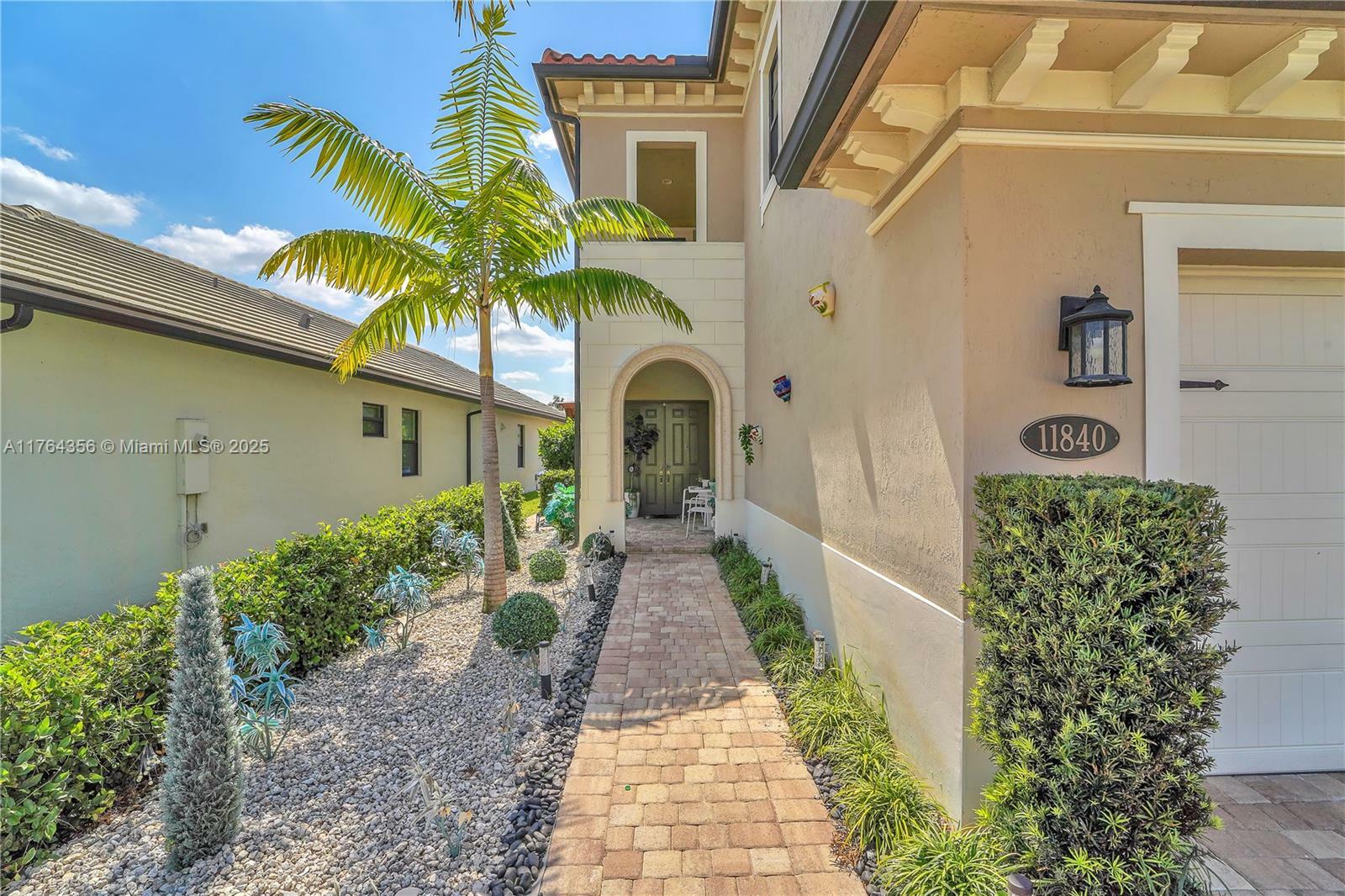 Property Photo: 11840 SW 13th Ct FL 33025
