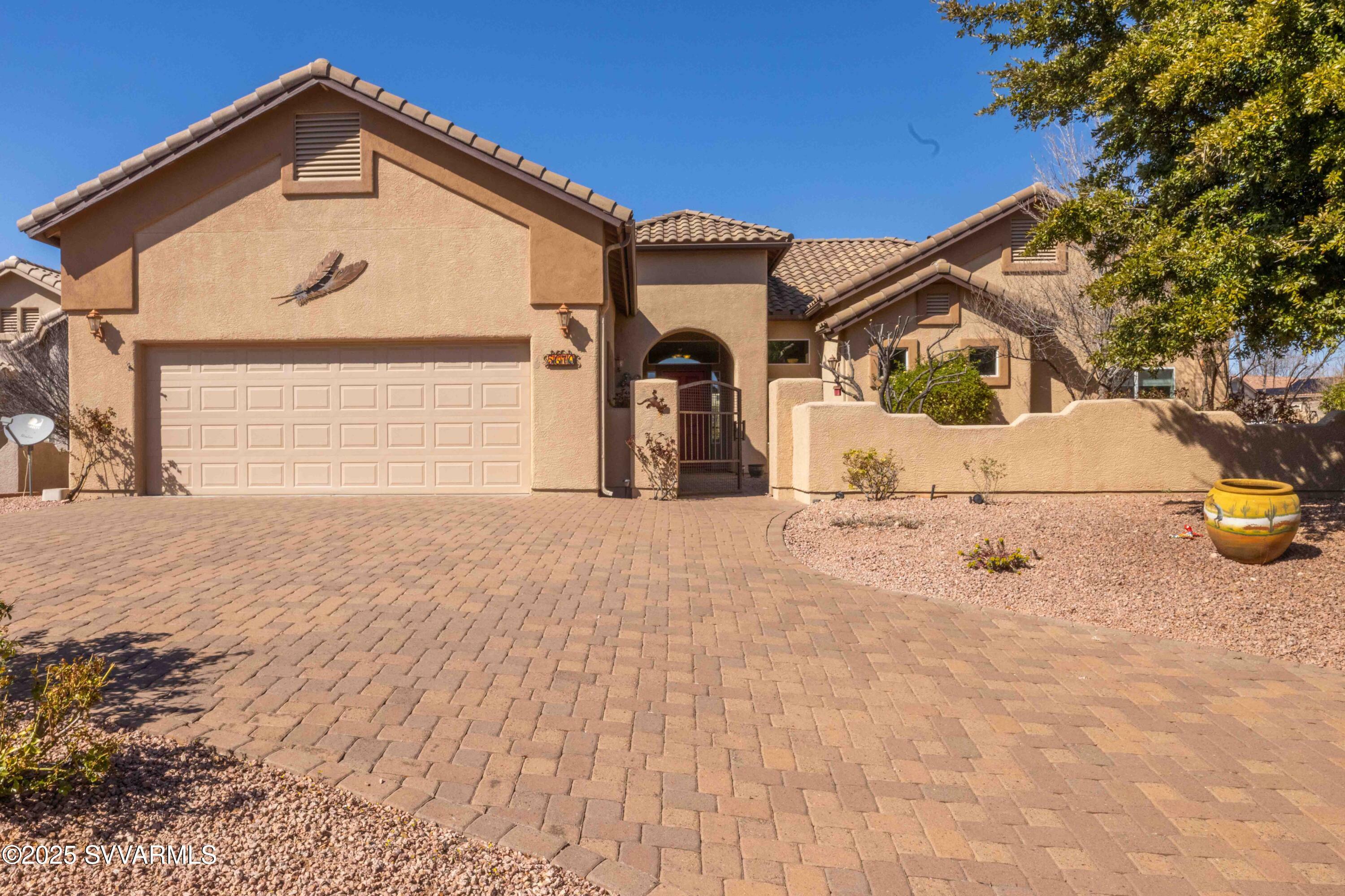 Property Photo: 5670 E La Privada Drive AZ 86325