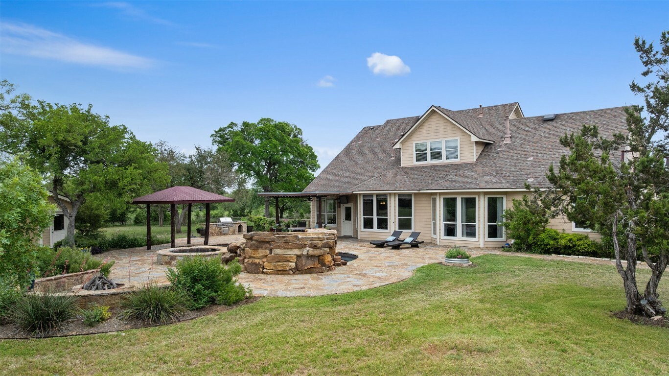 Property Photo: 450 Clark Cove TX 78610