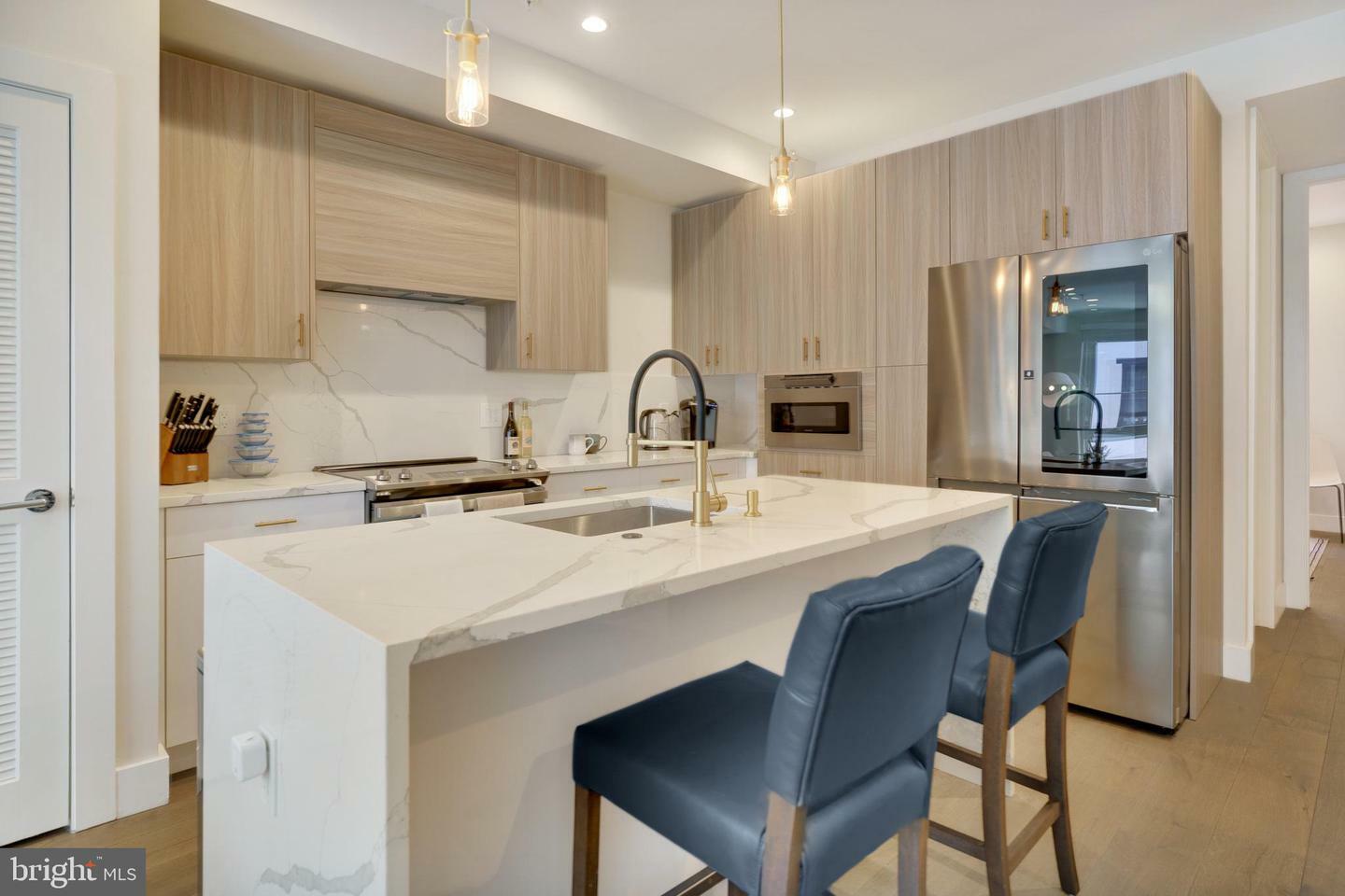 Property Photo:  922 N 15th Street 2  PA 19130 