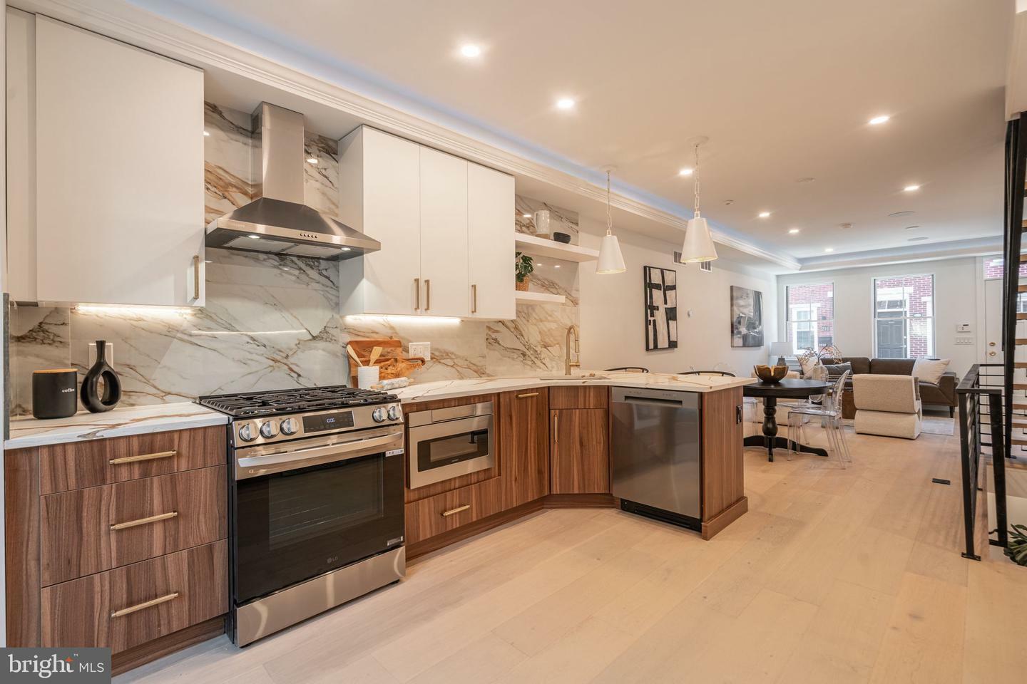 2211 Kater Street  Philadelphia PA 19146 photo