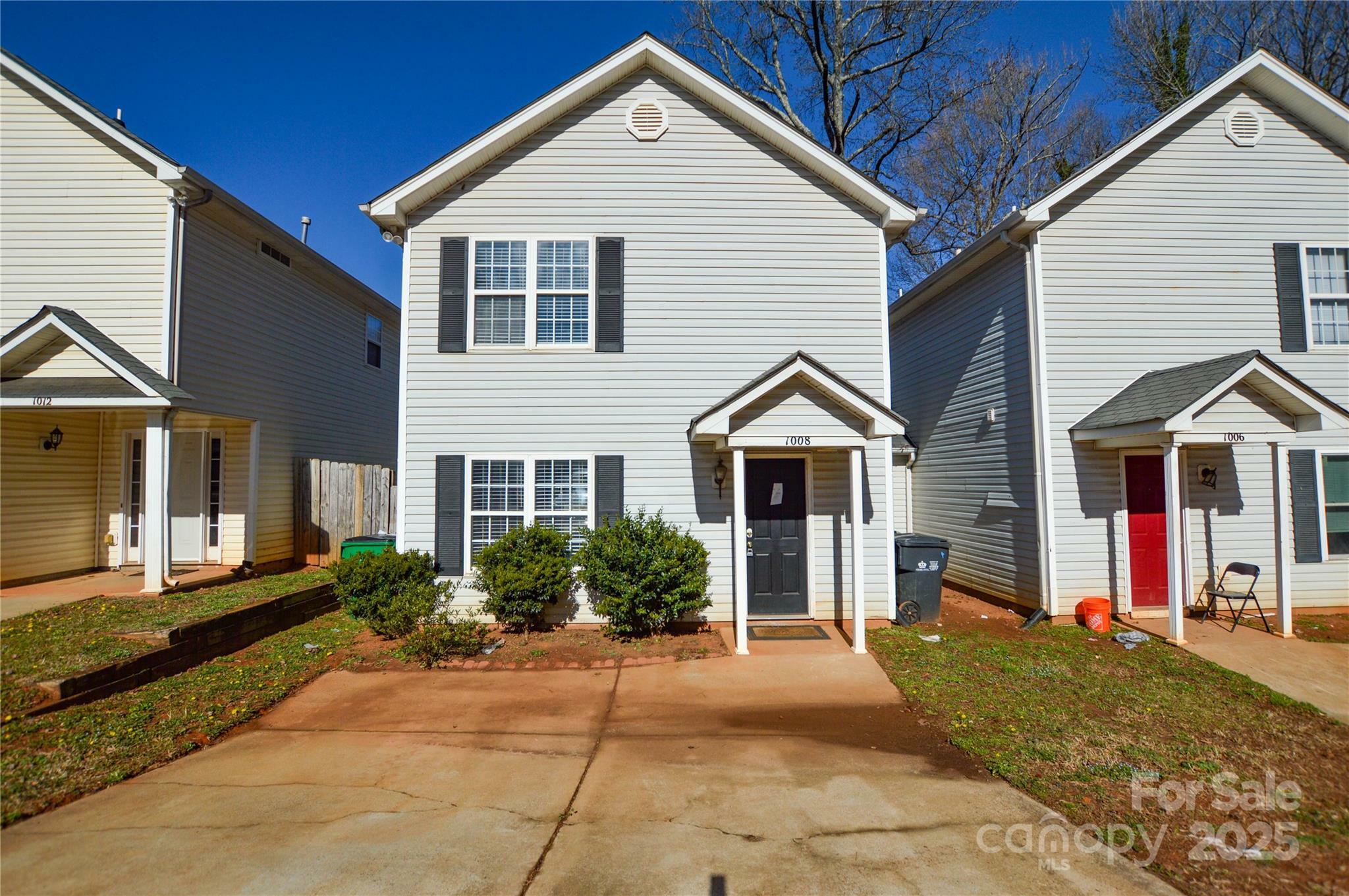 Property Photo: 1008 Beaugard Drive NC 28208