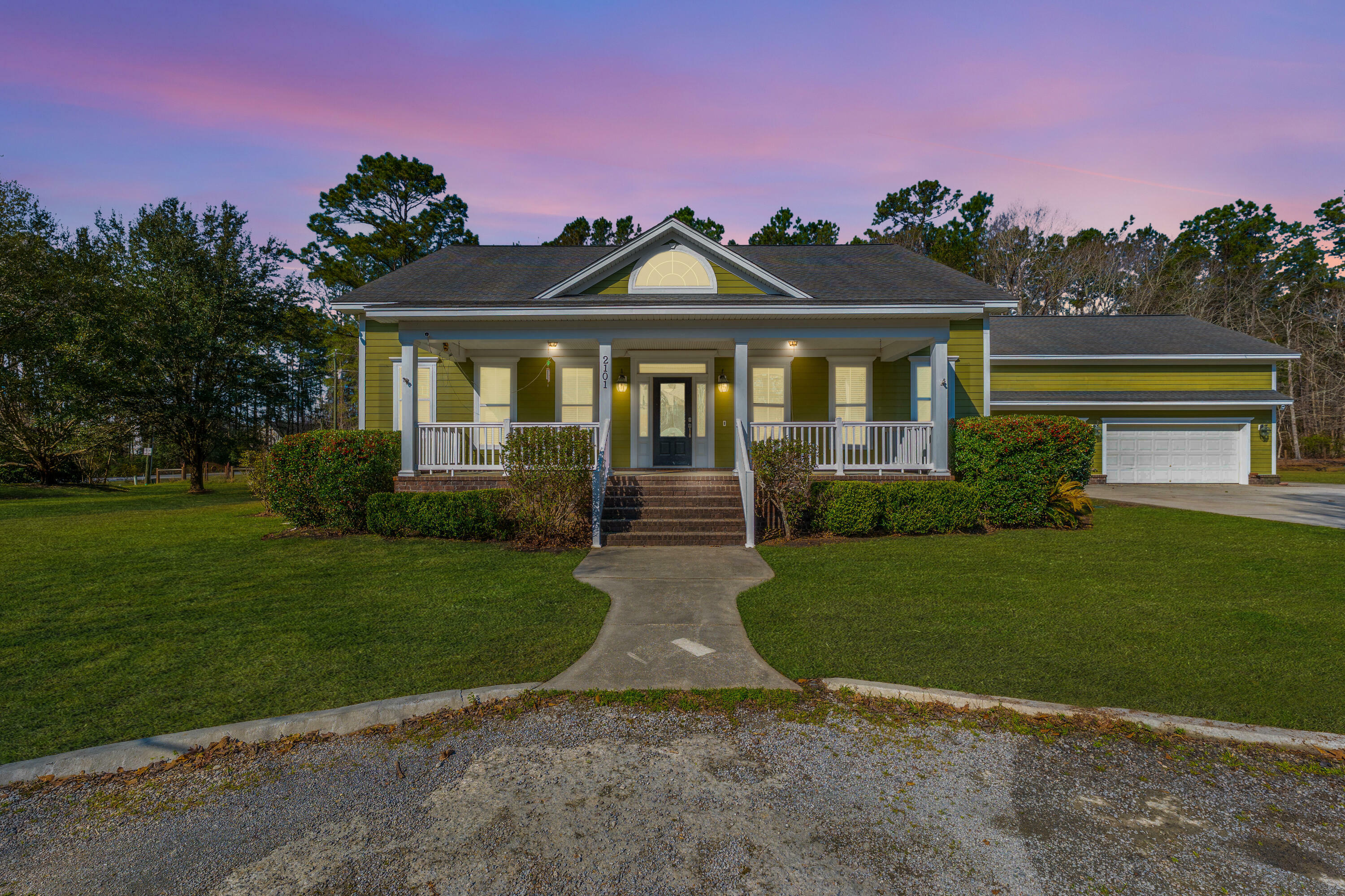 Property Photo: 2101 Heavens Way SC 29483