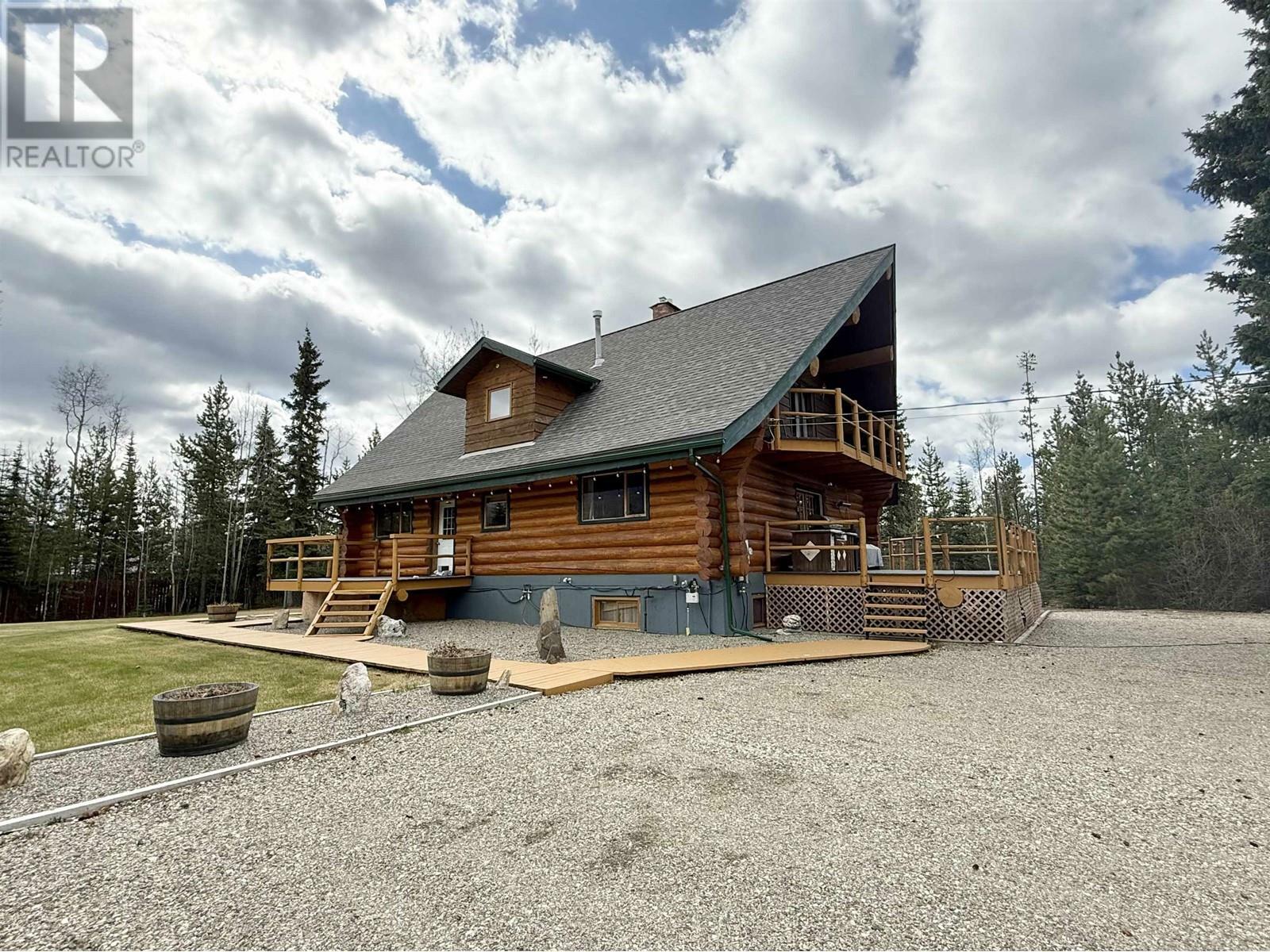 38 Columbia Drive  Mackenzie BC V0J 2C0 photo