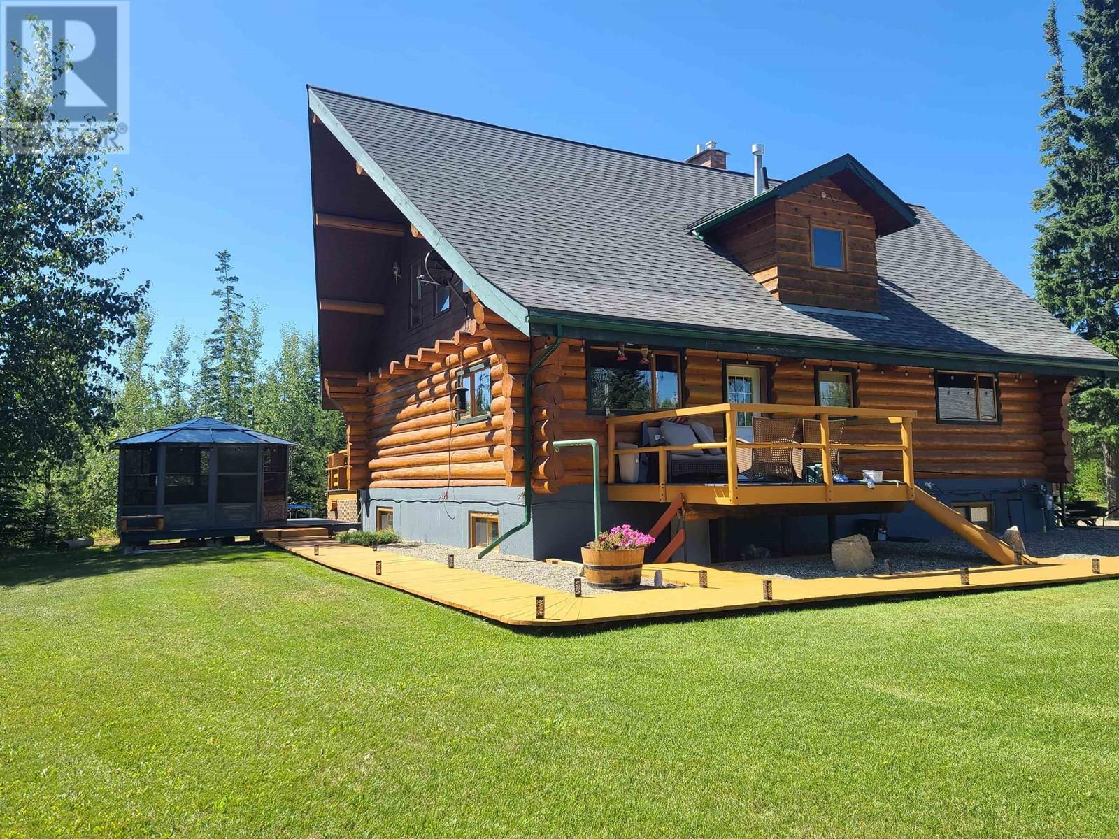 38 Columbia Drive  Mackenzie BC V0J 2C0 photo