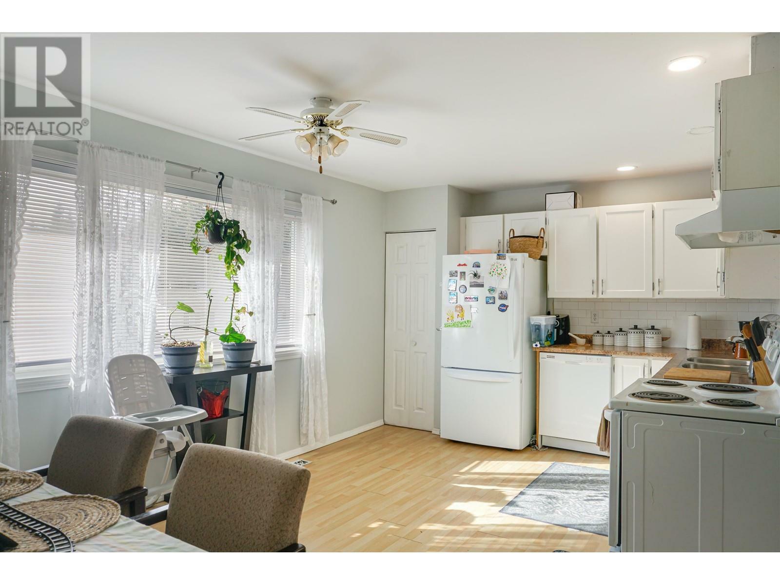 Property Photo: 1124 Tweedsmuir Avenue BC V8C 1B7