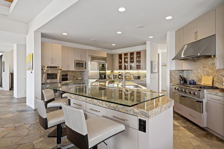 Property Photo:  101 Netas Court  CA 92260 