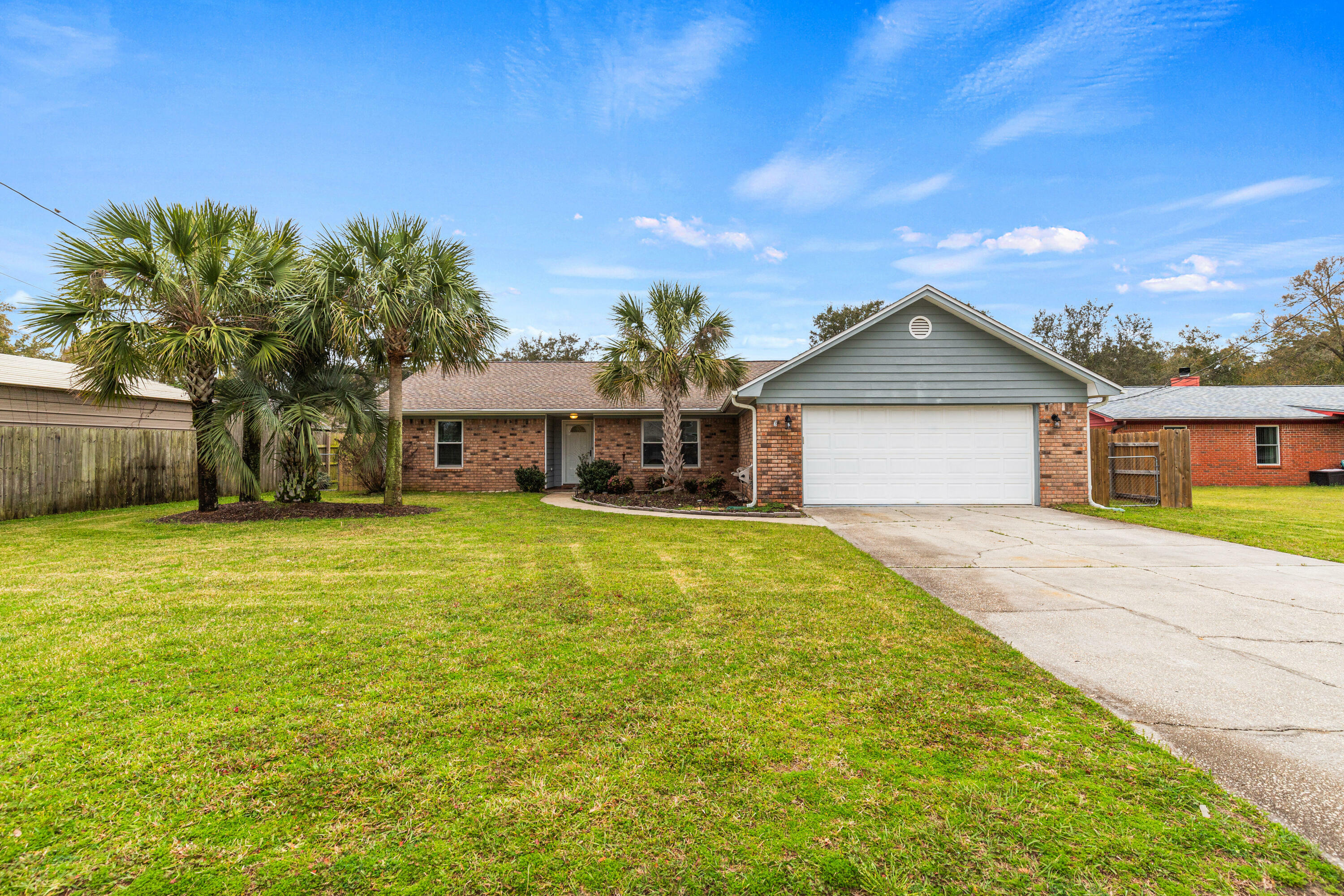 Property Photo: 2759 Pleasant Bay Court FL 32566