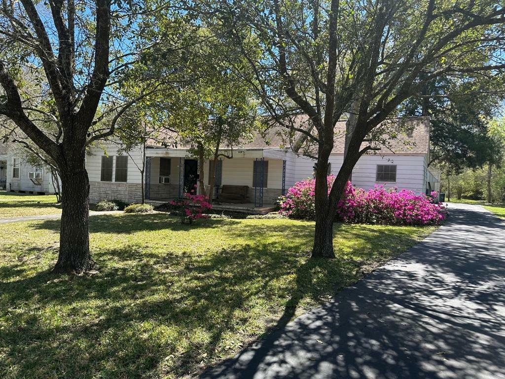 1607 Wright Boulevard  Baytown TX 77520 photo