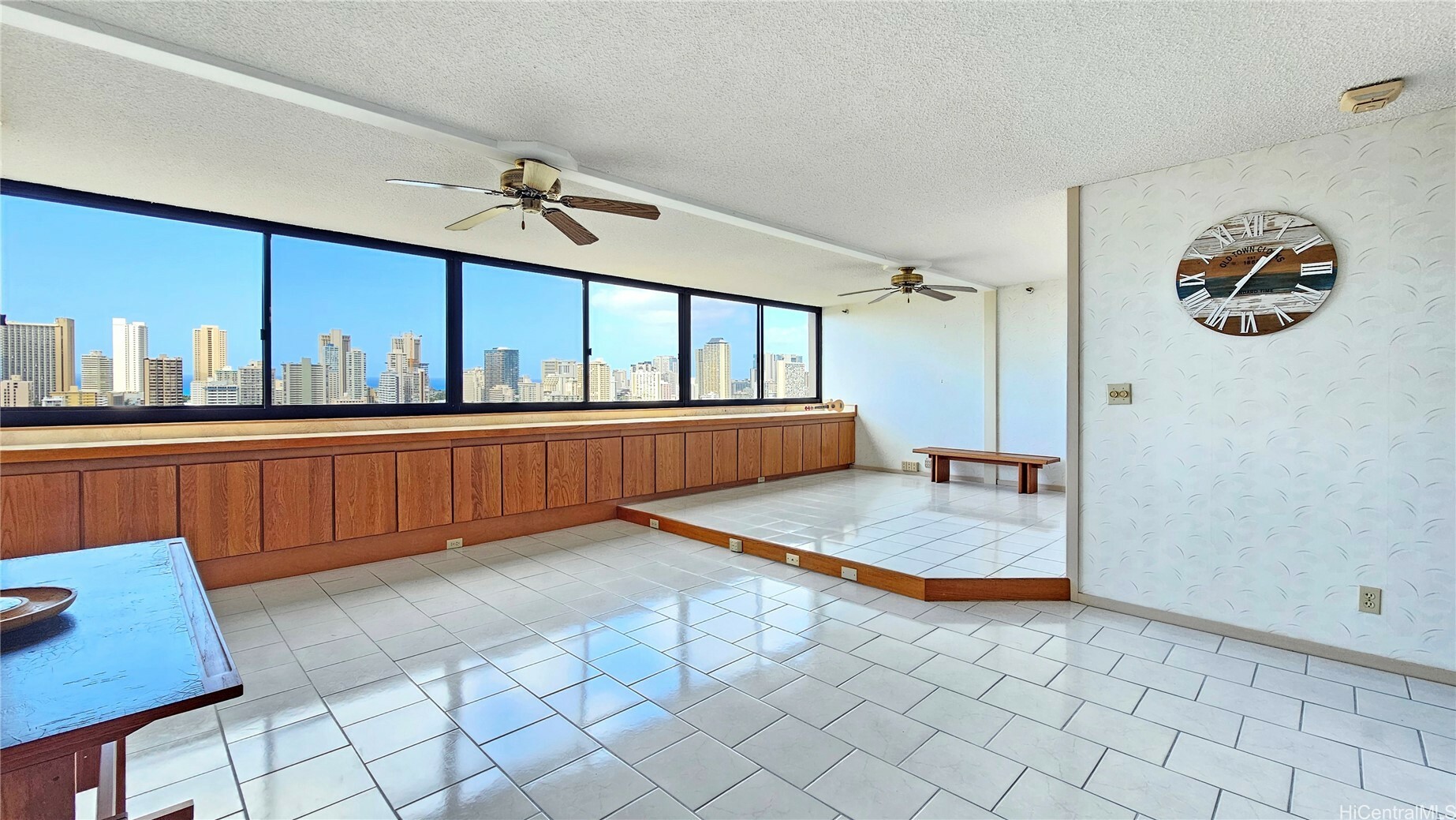 Property Photo: 2916 Date Street 20E HI 96816