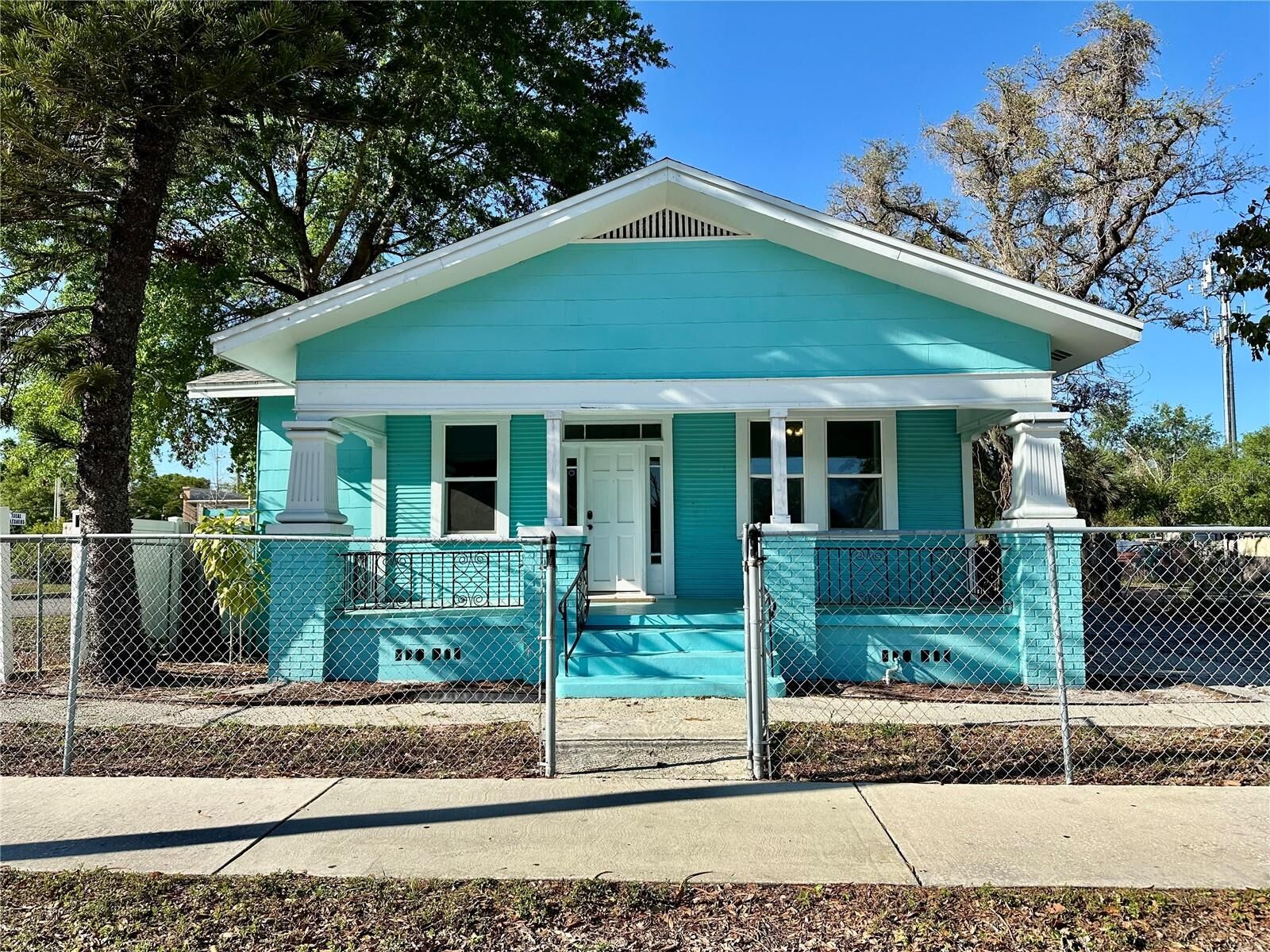 Property Photo:  1504 E 33rd Avenue  FL 33610 