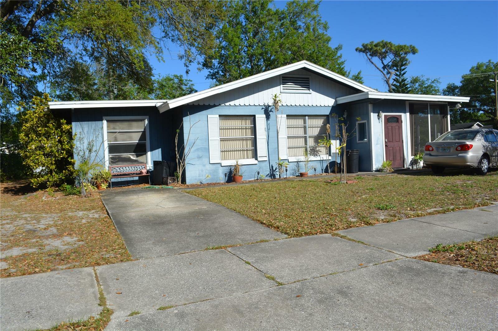 Property Photo: 2525 S Sanford Avenue Avenue FL 32773