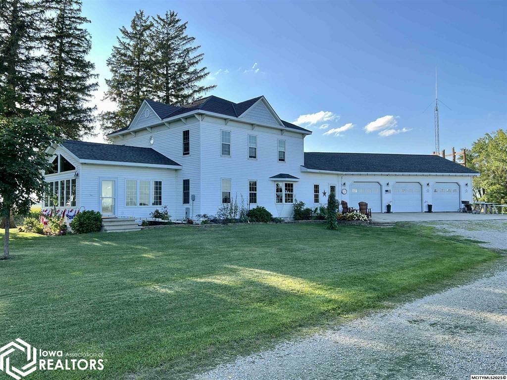 Property Photo: 804 425th Street IA 50446