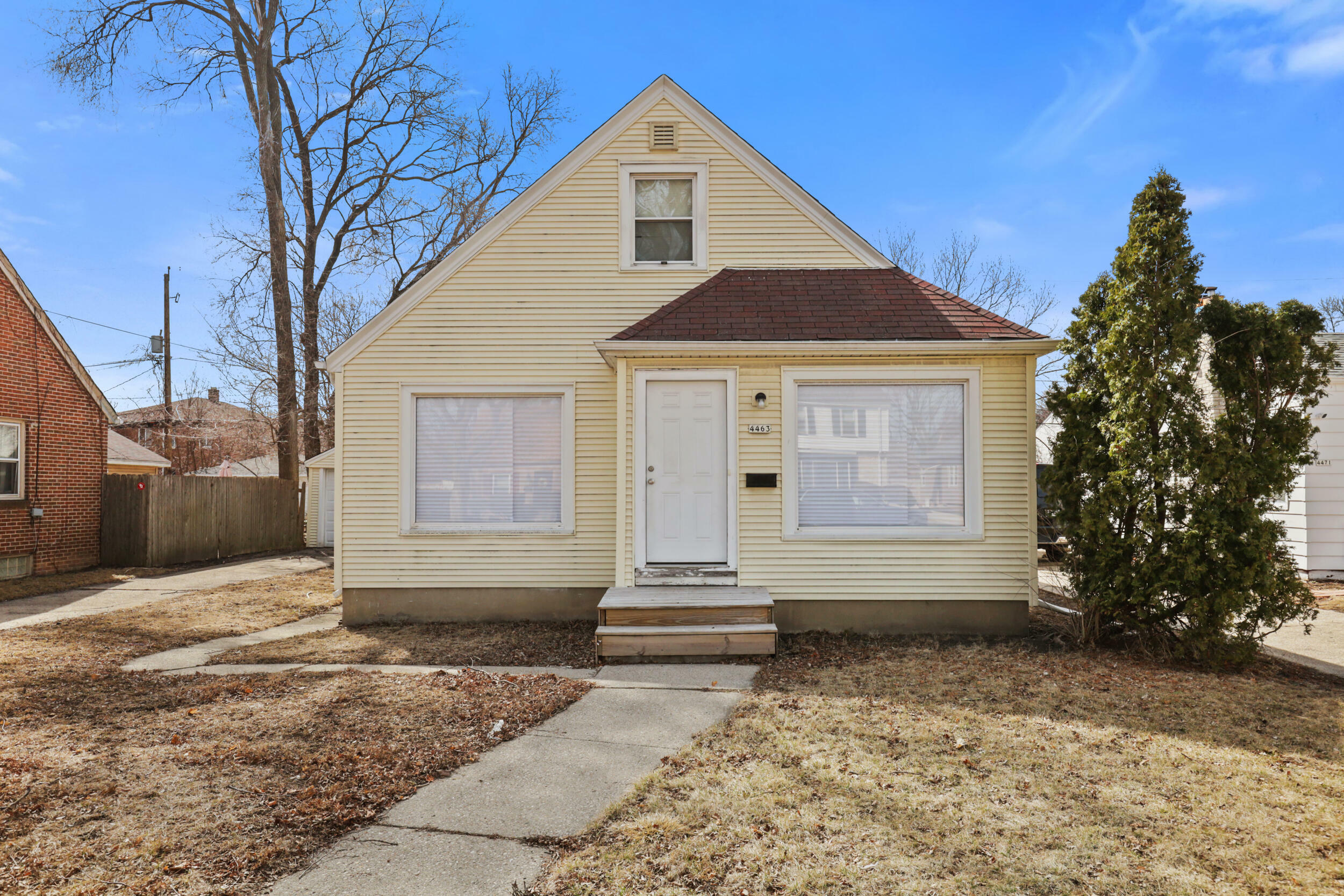 4463 W Leon Ter  Milwaukee WI 53216 photo