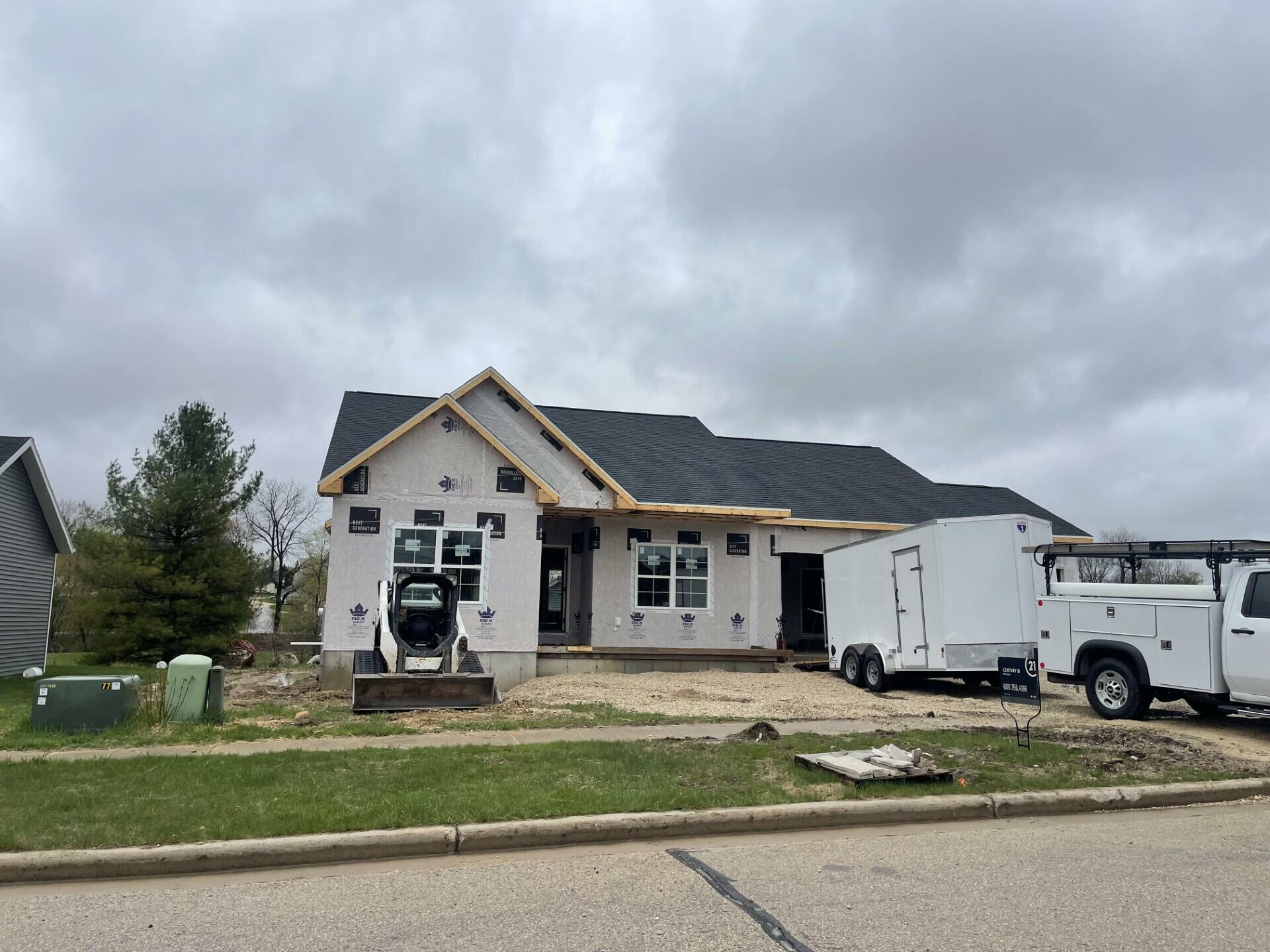 Property Photo: 302 Riverside Ct WI 53091