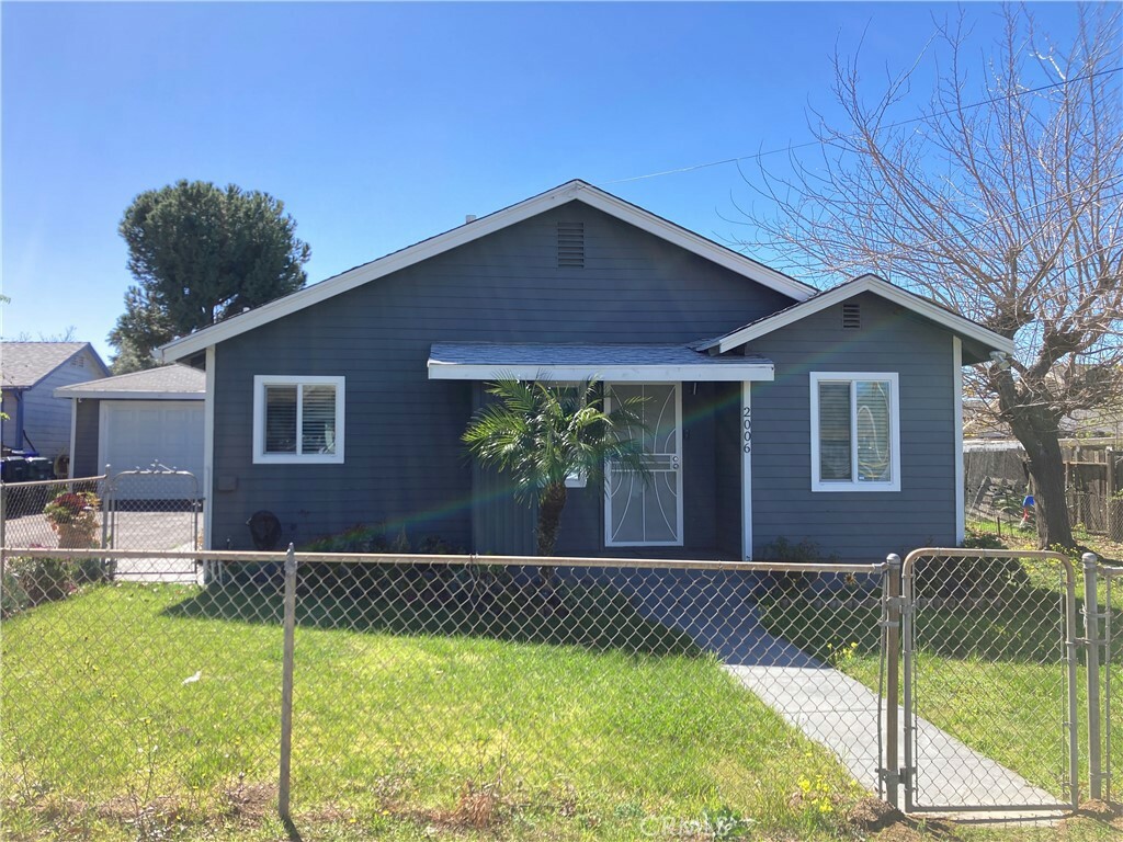 Property Photo: 2006 Capri Avenue CA 92359