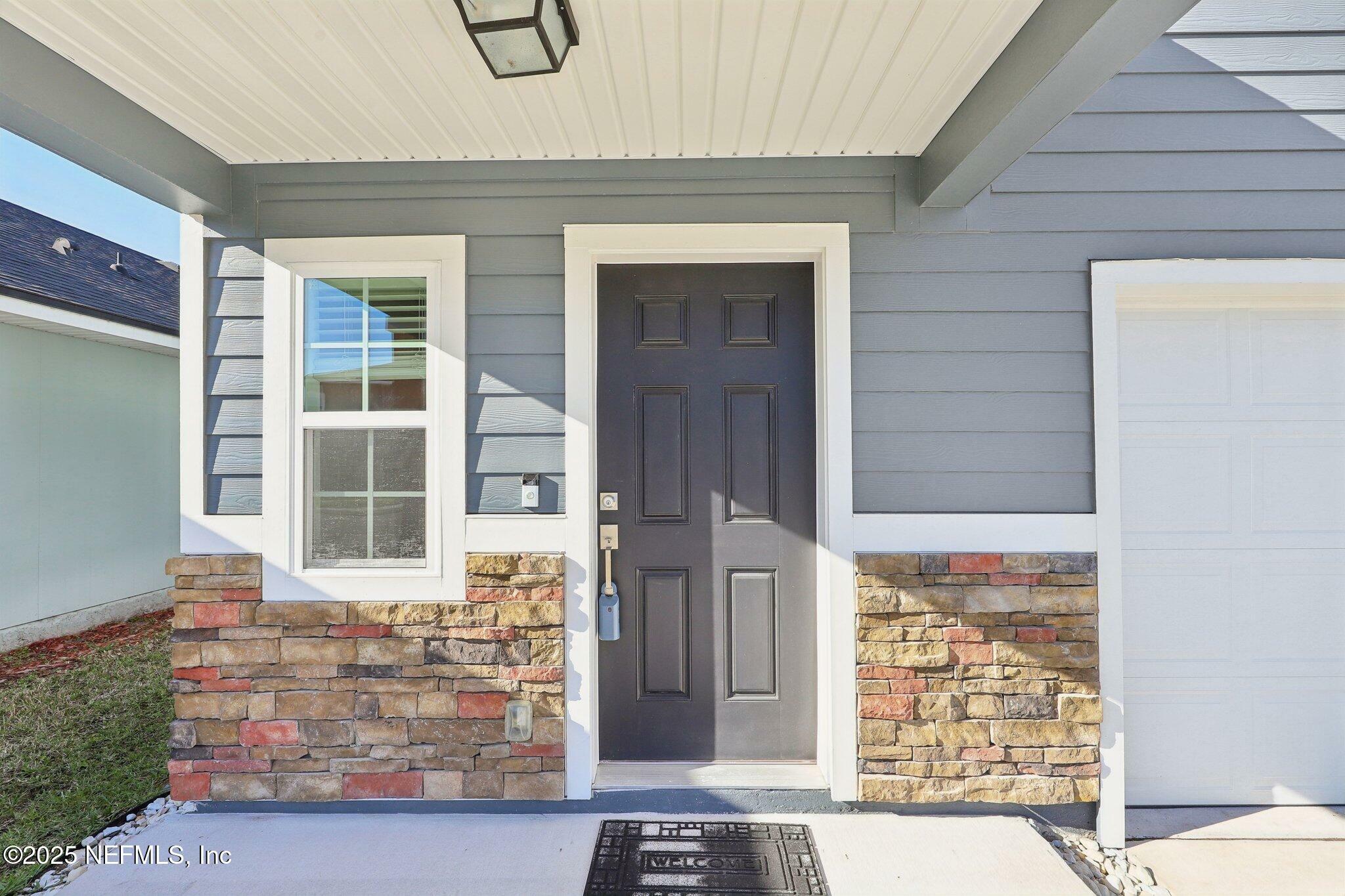 Property Photo: 11461 Nathaniel Gorham Way FL 32221