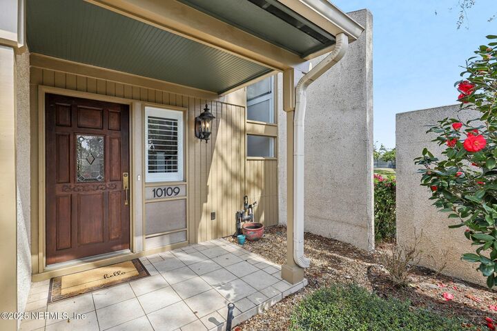 Property Photo: 10109 Leisure Lane S 5 FL 32256