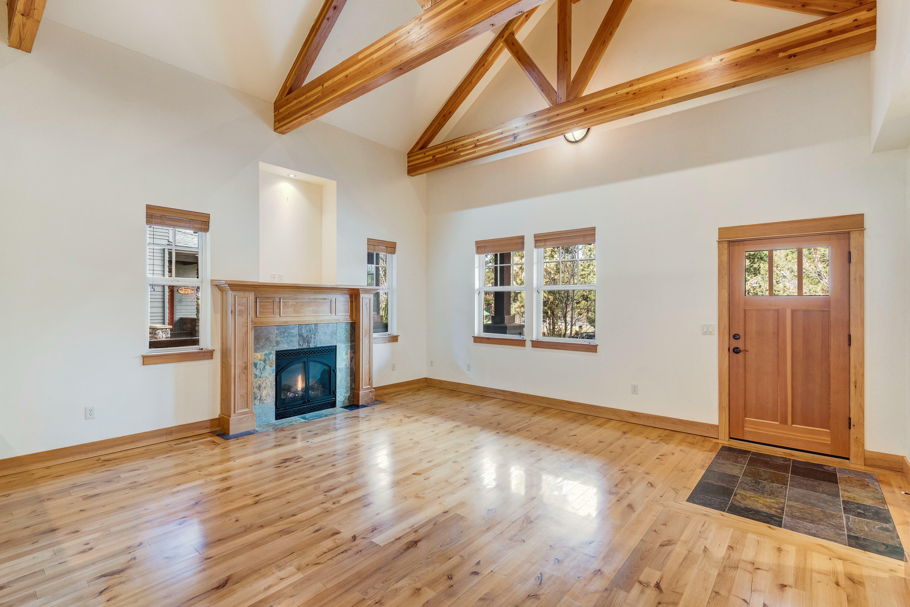 Property Photo: 2363 NW Labiche Lane OR 97703