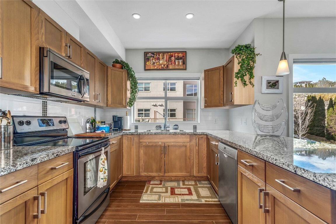 Property Photo: 3205 Skyview Lane 409 BC V4T 3J3