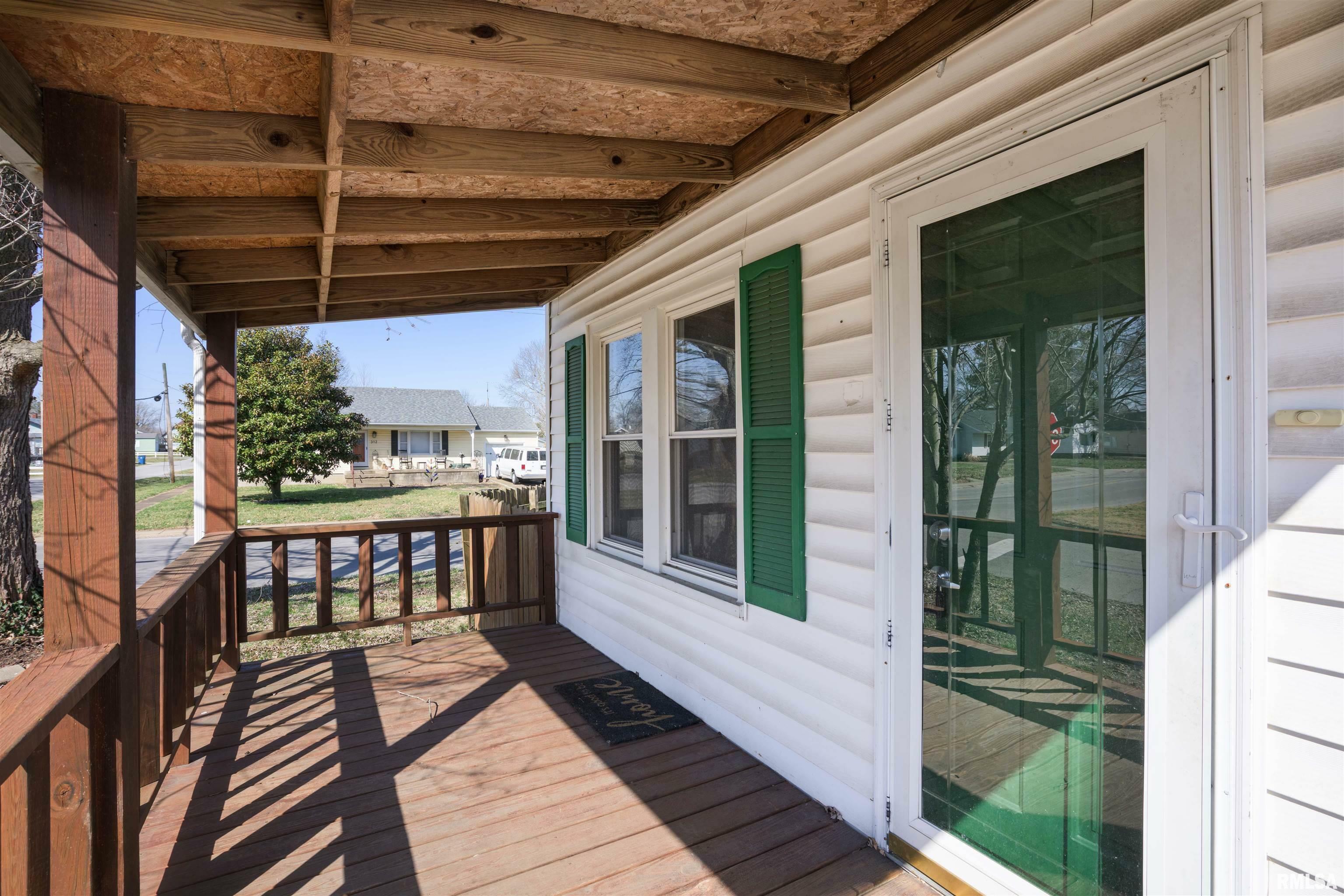 Property Photo: 1714 W Chestnut Street IL 62959