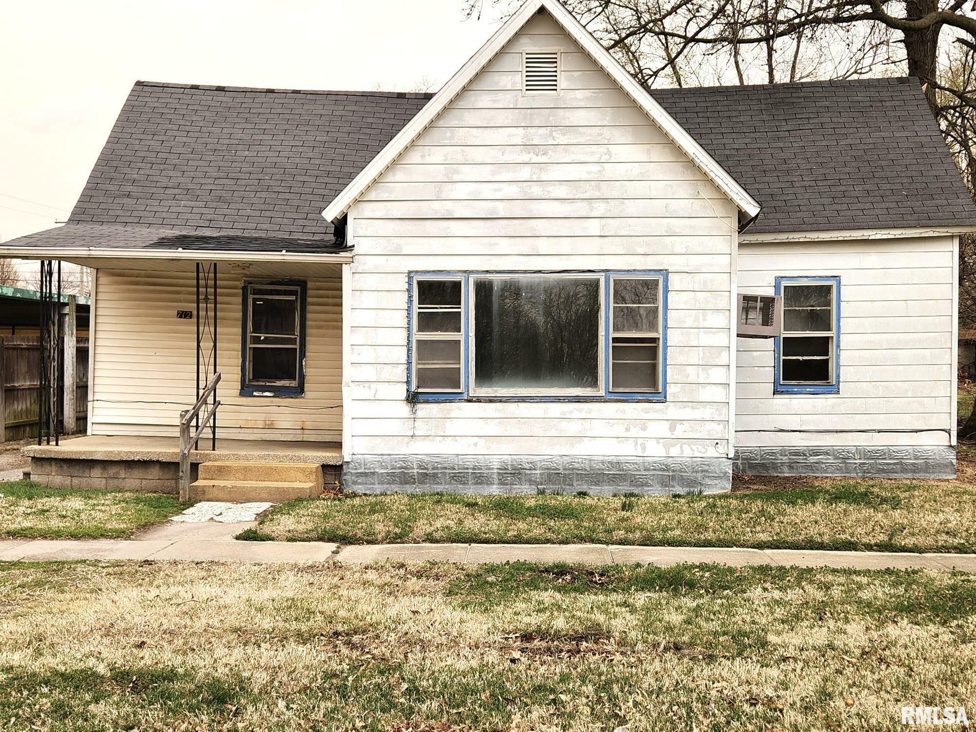 712 Rhodes Street  Centralia IL 62801 photo