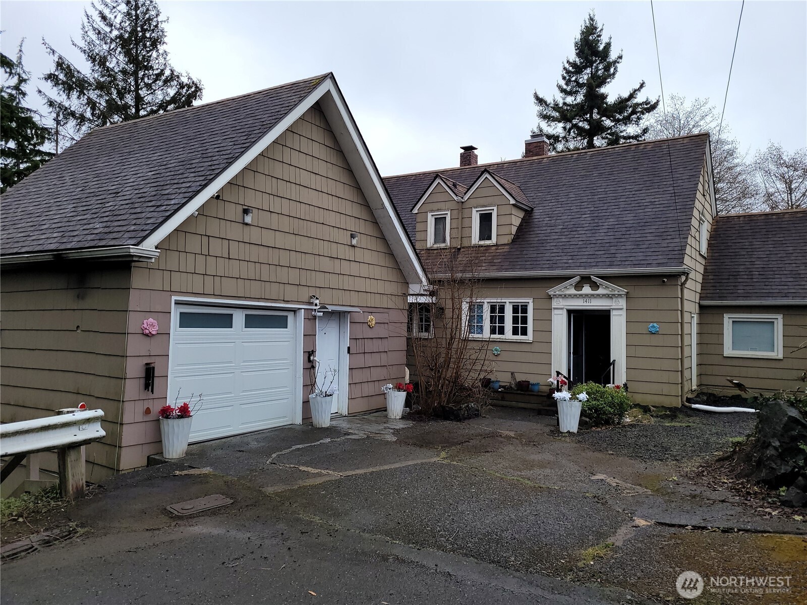 Property Photo: 1411 W 7th Street WA 98520