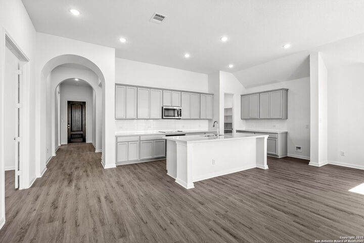 Property Photo:  293 Ainslie St W  TX 78009 