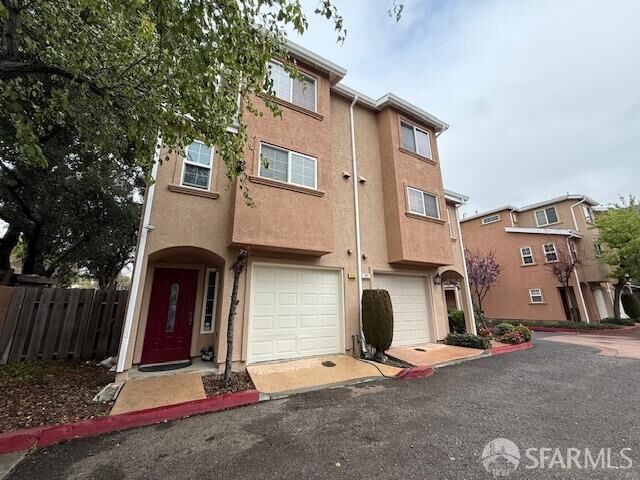 Property Photo: 712 Oneil Common CA 94544