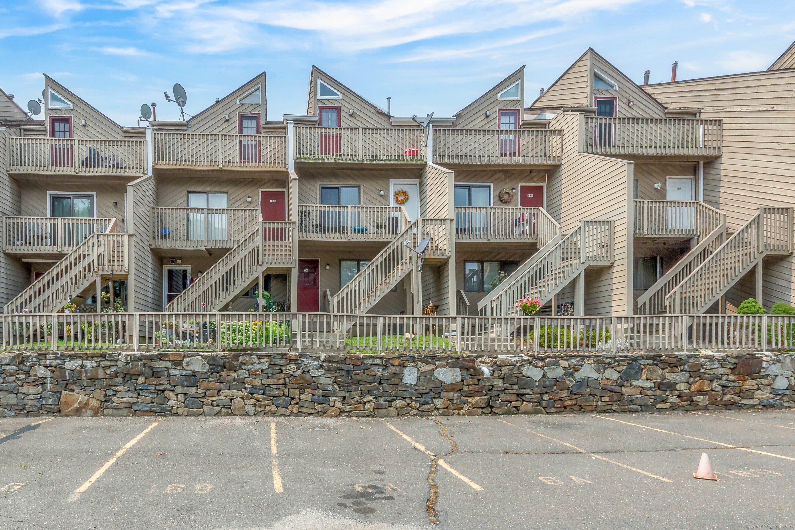 Property Photo: 3370 Madison Avenue 9B CT 06606