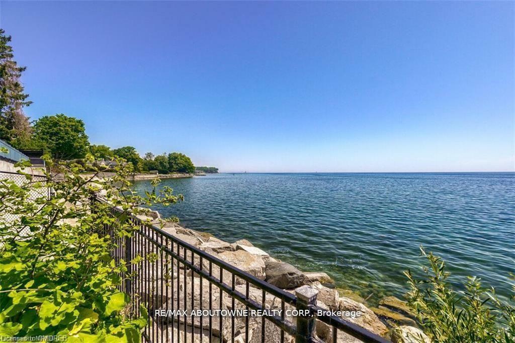 Property Photo: 1044 Argyle Drive ON L6J 1A7