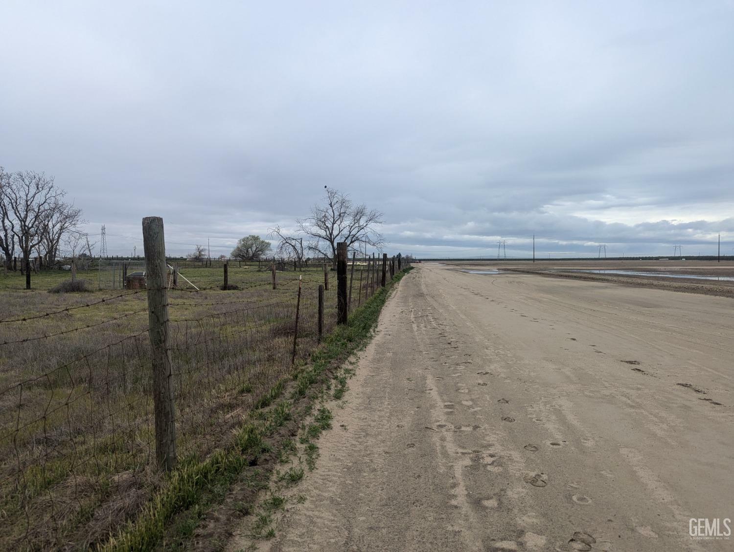 Property Photo: 13763 Gosford Road CA 93313