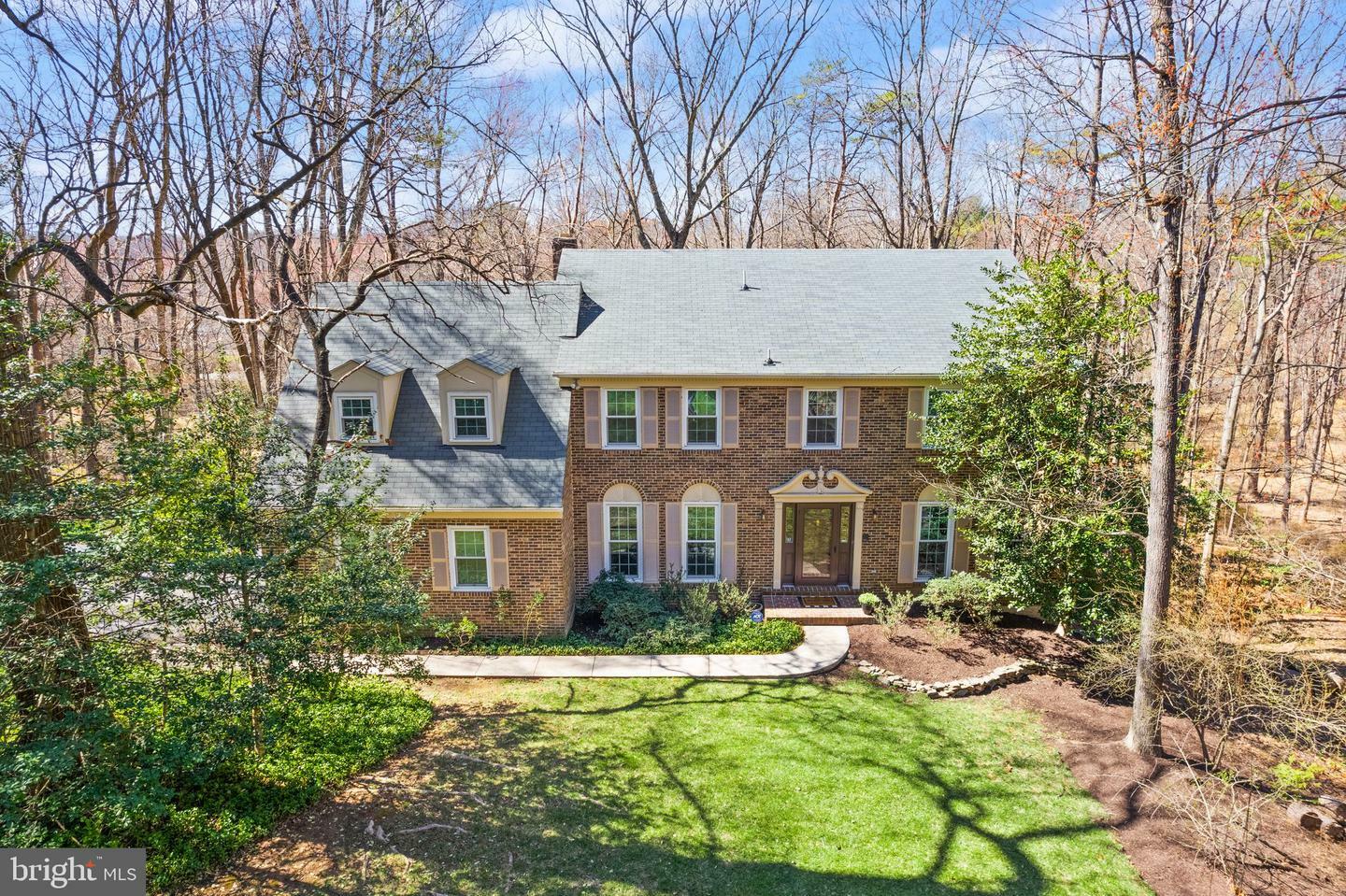 Property Photo: 11223 Cranbrook Lane VA 22124