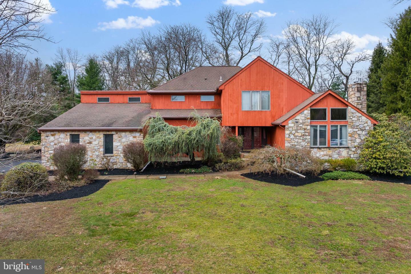 19 Foxcroft Drive  Princeton NJ 08540 photo