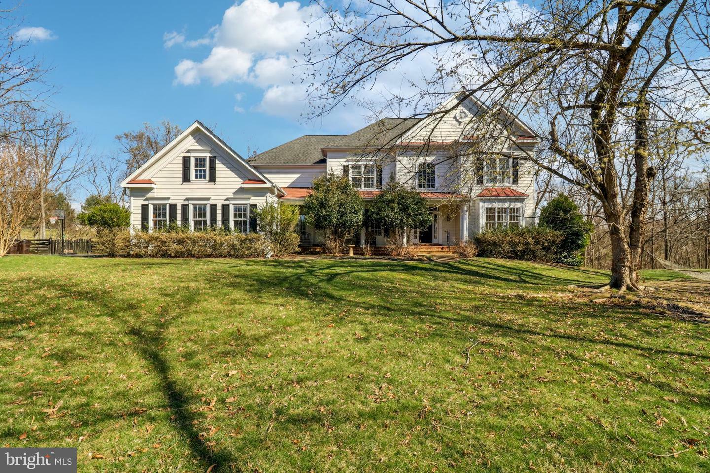 Property Photo: 20652 St Louis Road VA 20132