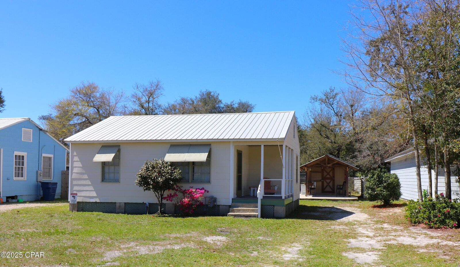 Property Photo: 207 Linda Avenue FL 32401